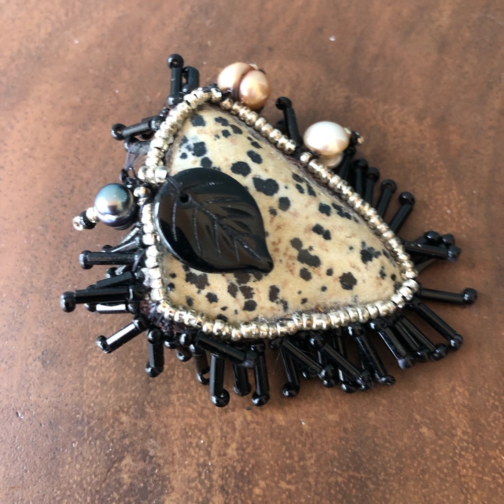 Dalmatian Jasper beautiful & unique artisan made brooch adorned w/beads & pearls - Picture 2 of 7